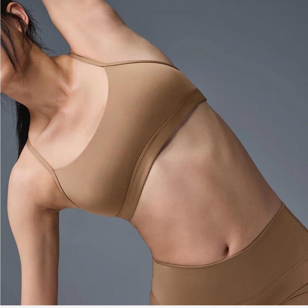 Alo yoga Alo Airlift Intrigue Bra toasted almond size small new with tags